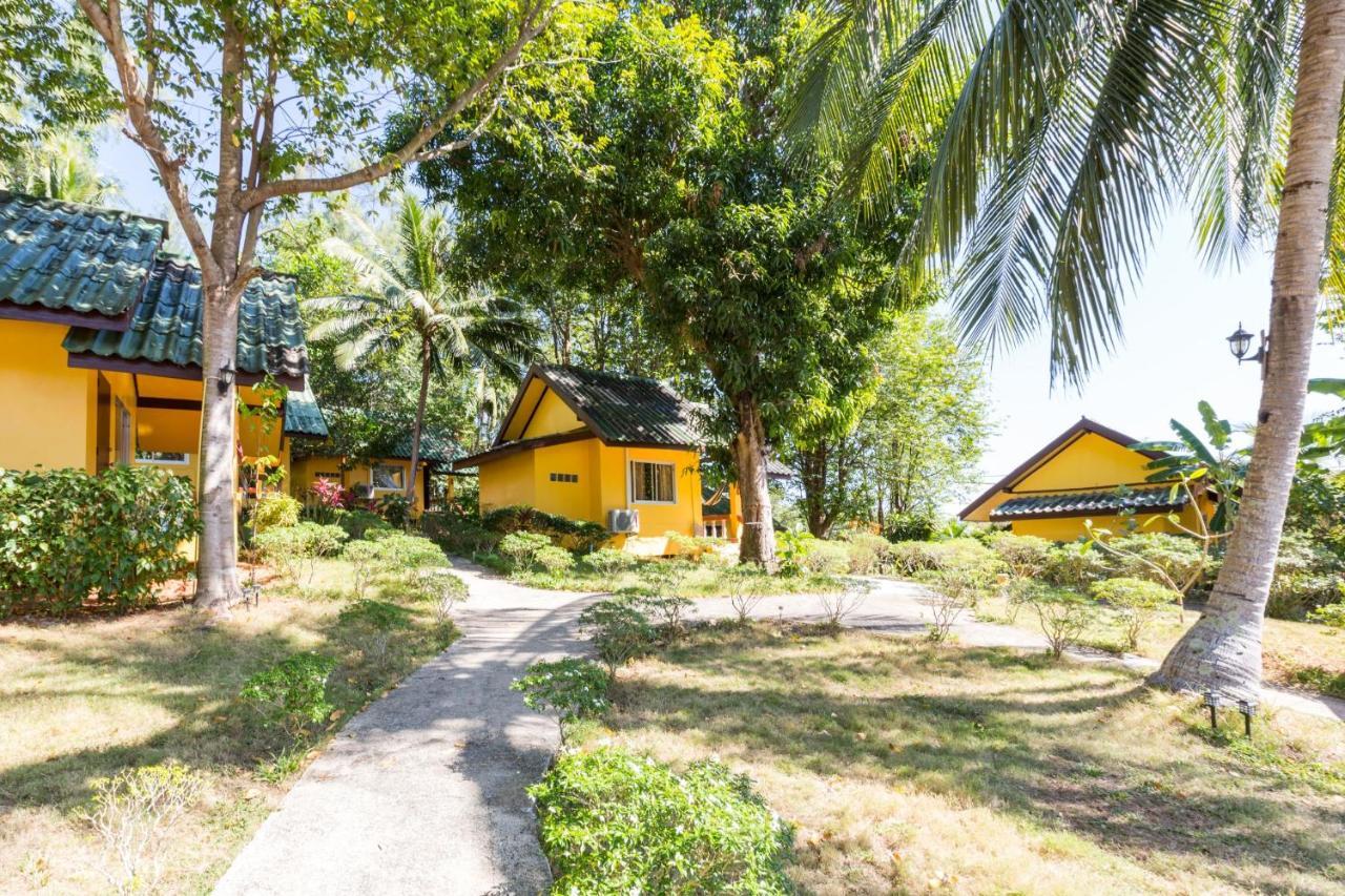 Coconut Garden Hotel Bang Bao Beach Exterior photo