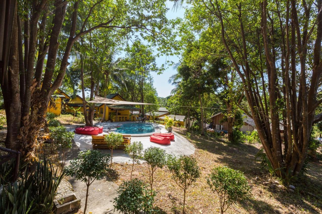 Coconut Garden Hotel Bang Bao Beach Exterior photo
